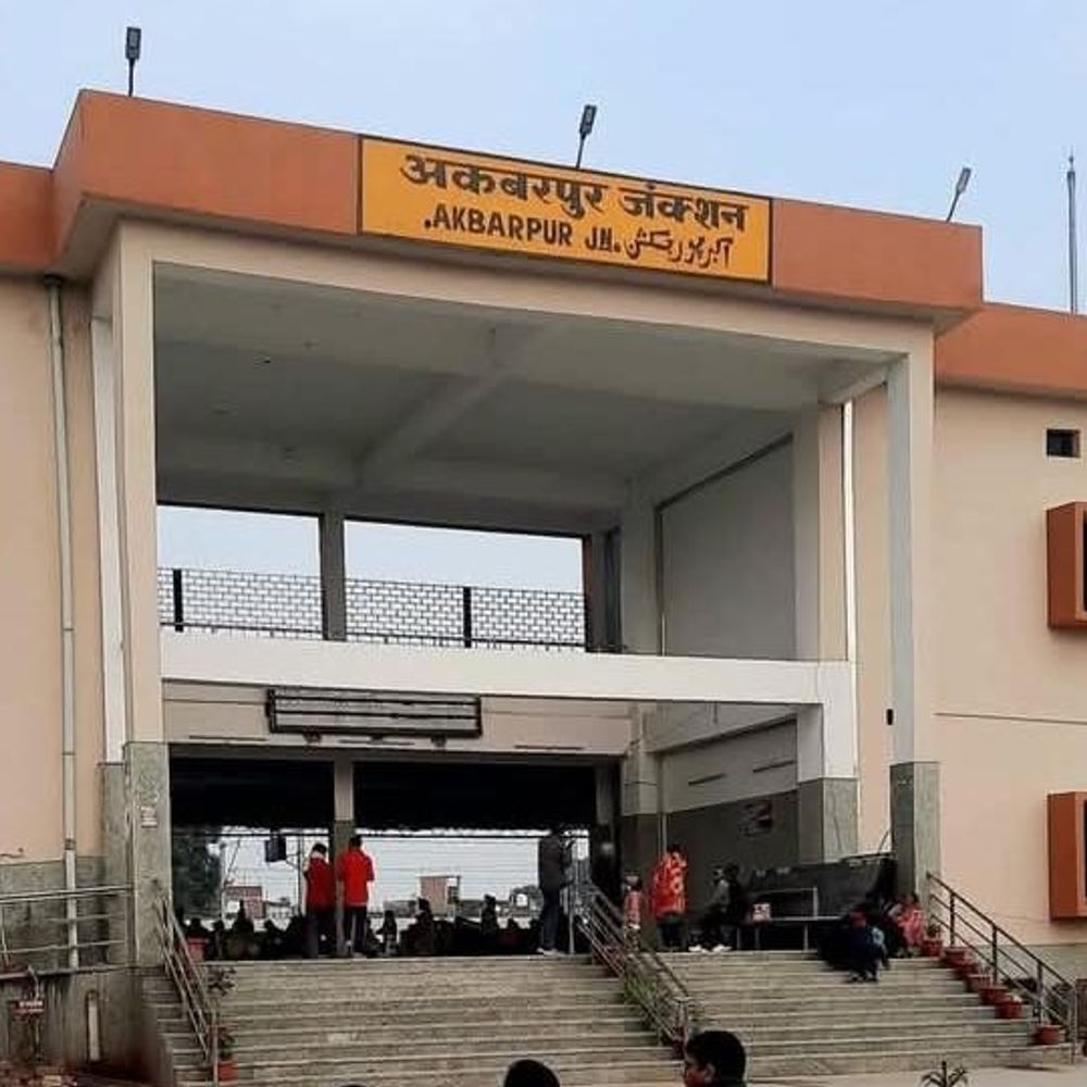 जौनपुर जंक्शन पर नॉन-इंटरलॉकिंग कार्य शुरू:अकबरपुर से गुजरने वाली 13 ट्रेनें डायवर्ट, कई रद्द