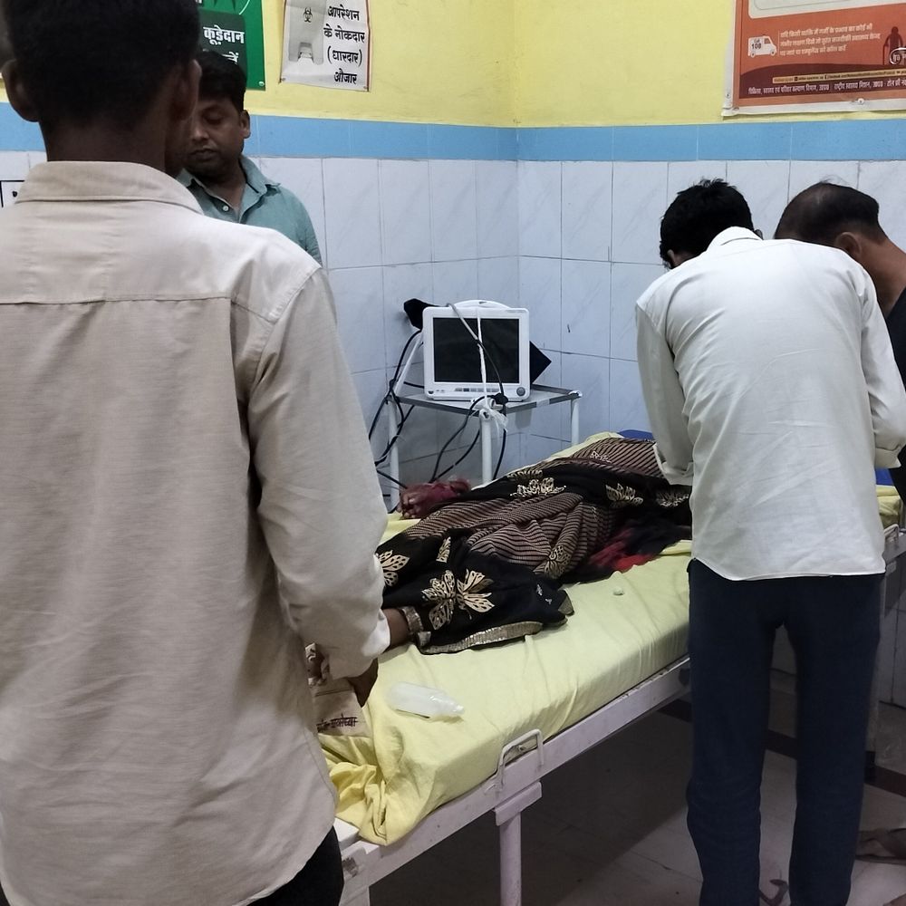 अयोध्या के ग्रामीण इलाकों में बढ़े सर्पदंश के मामले:रोज दर्जनों मरीज पहुंच रहे अस्पताल, रात में बाहर निकलते समय सावधानी बरतें