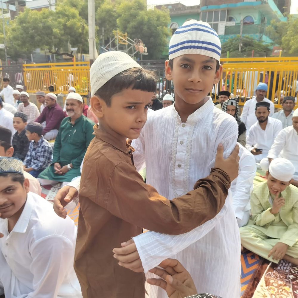 जहानाबाद में बकरीद की नमाज अदा की गई:लोगों ने एक-दूसरे को मुबारकबाद दी, अमन-शांति की दुआ मांगी