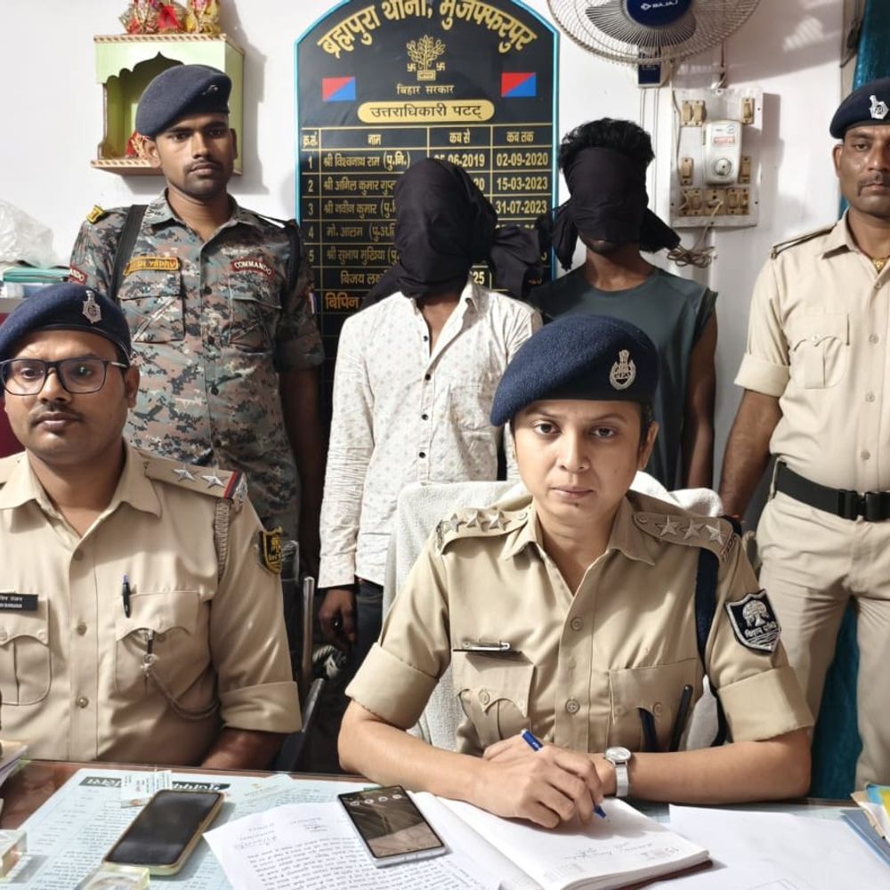 मुजफ्फरपुर में चोरी की वारदात का 12 घंटे में खुलासा:पुलिस ने तीन आरोपियों को गिरफ्तार किया; चोरी का सामान, वारदात में यूज ऑटो जब्त