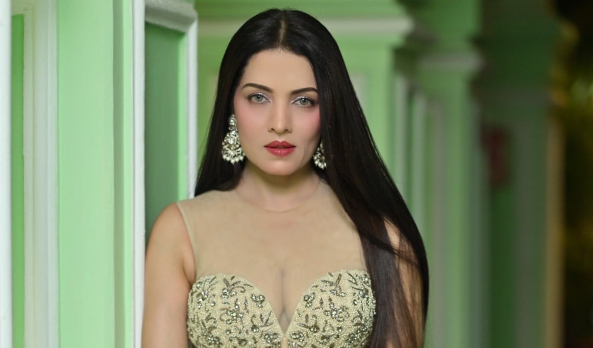 पति के लिए छोड़ा था Career, अब Austria में बच्चों के लिए लड़ रही हैं Celina Jaitly