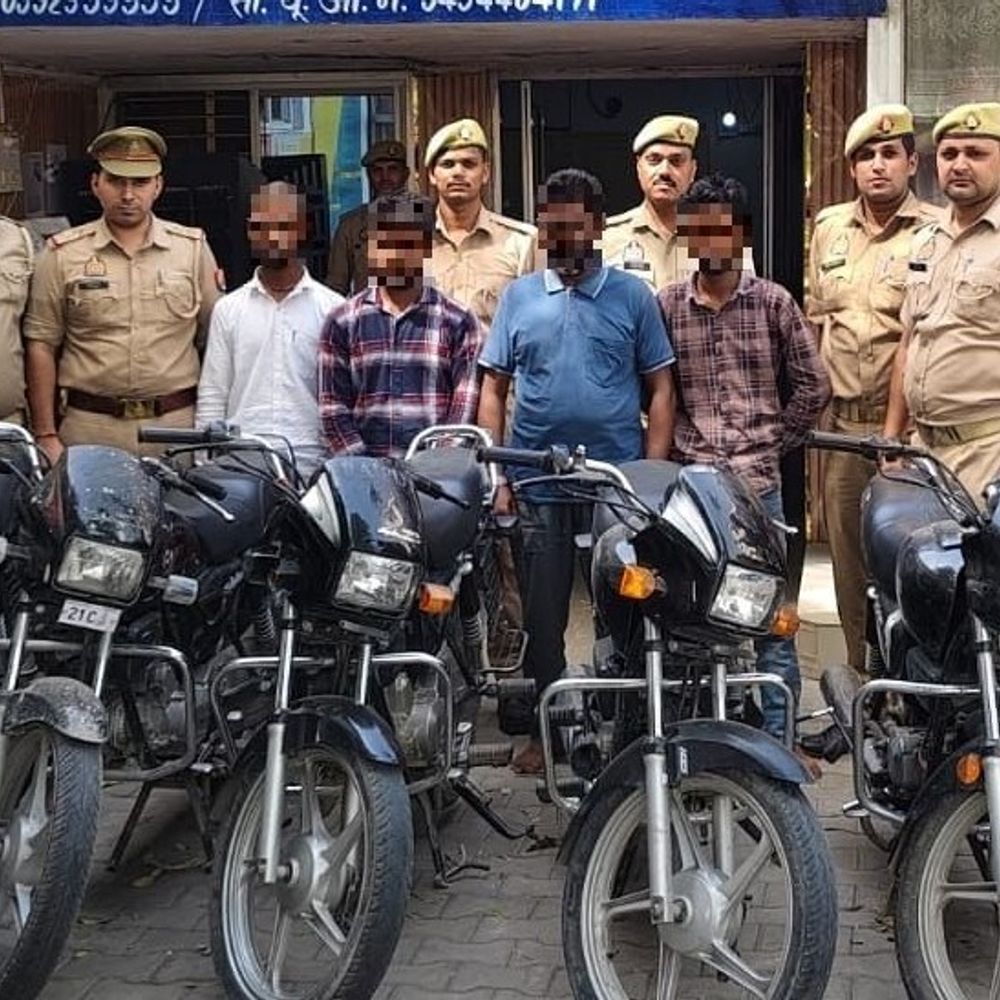 रामपुर पुलिस ने चार वाहन चोर पकड़े:अंतरराज्यीय गिरोह का पर्दाफाश, छह मोटरसाइकिलें बरामद