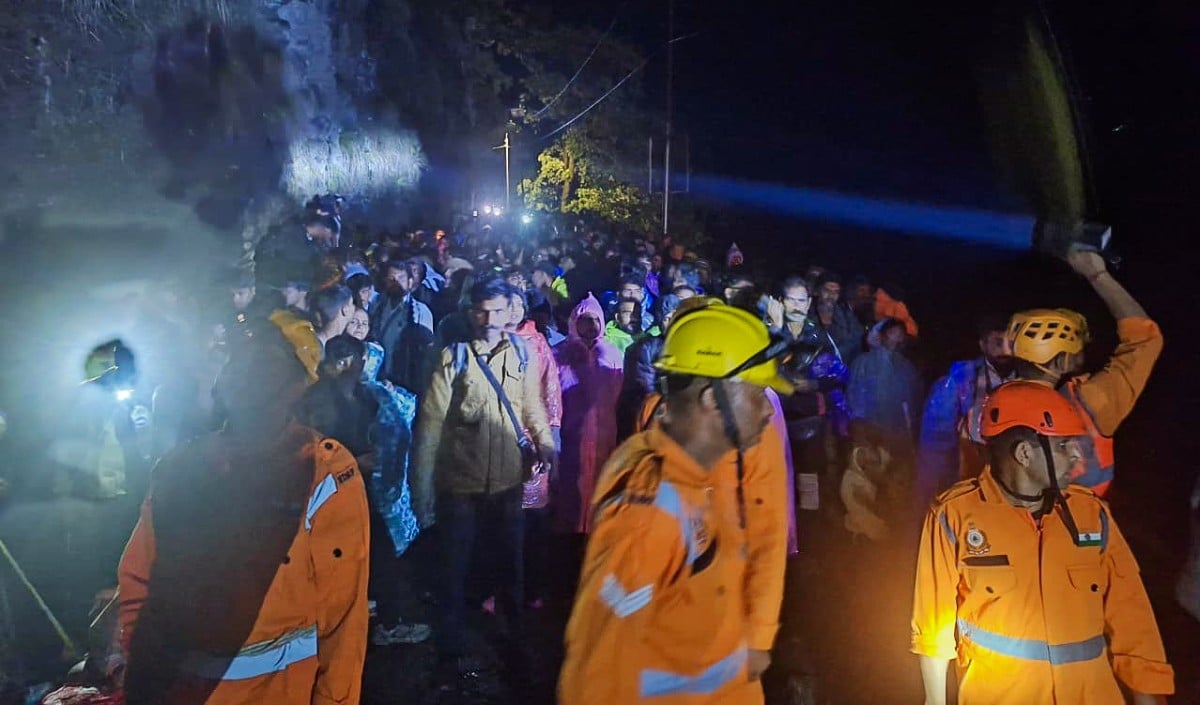 Chardham Yatra पर मौसम की मार, सुरक्षित जगहों पर रोके गए श्रद्धालु, उफनती नदी से 50 यात्रियों का सुरक्षित रेस्क्यू