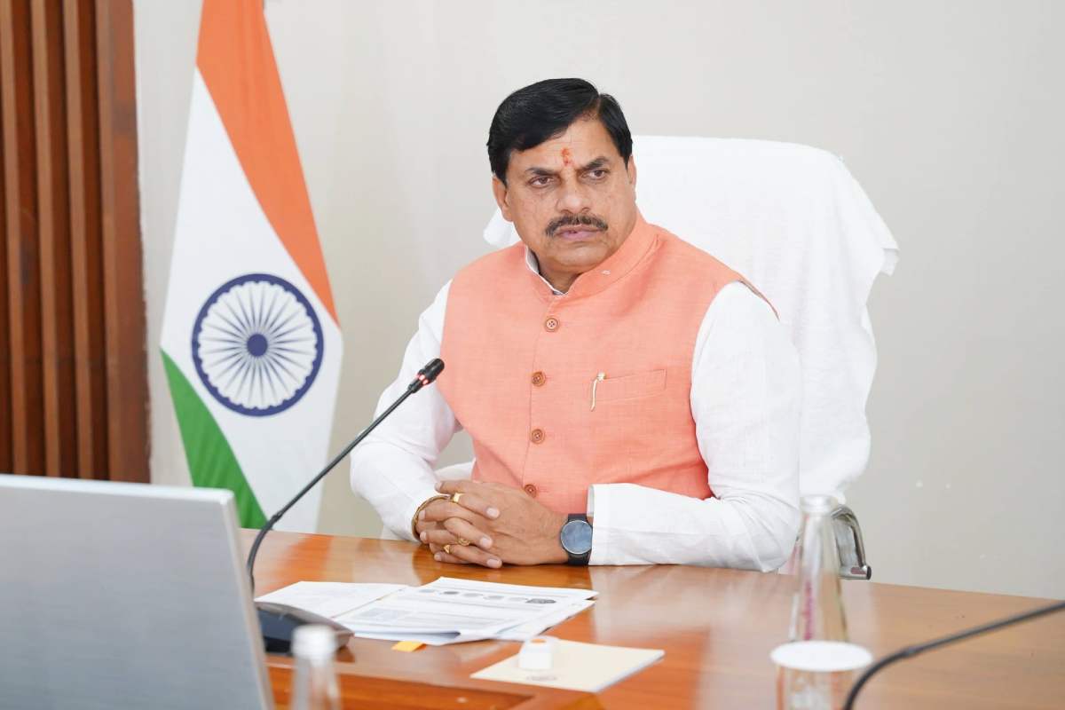 सीएम मोहन यादव का बड़ा एक्शन, 200 गाड़ियों के काफिले वाले सौभाग्य सिंह के अधिकार निरस्त
