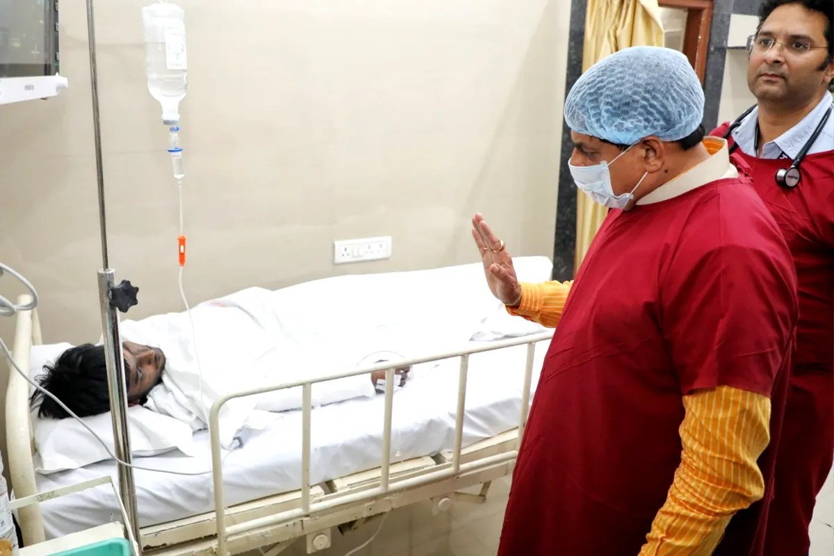 दिल्ली से लौटकर सीधे देवास हादसे के घायलों से मिलने पहुंचे सीएम मोहन, फैक्ट्री मालिक पर होगी कड़ी कार्रवाई