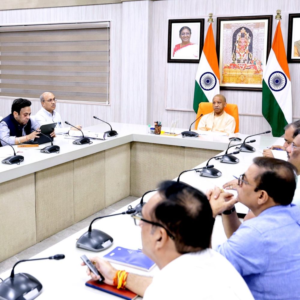 विभागीय कमियों, ठेकेदारों की गलतियों के लिए जनप्रतिनिधि जिम्मेदार नहीं:योगी बोले, विकास कार्यों में समयबद्धता और गुणवत्ता से कोई समझौता नहीं, पीडब्ल्यूडी की 2026-27 की कार्ययोजना की समीक्षा की