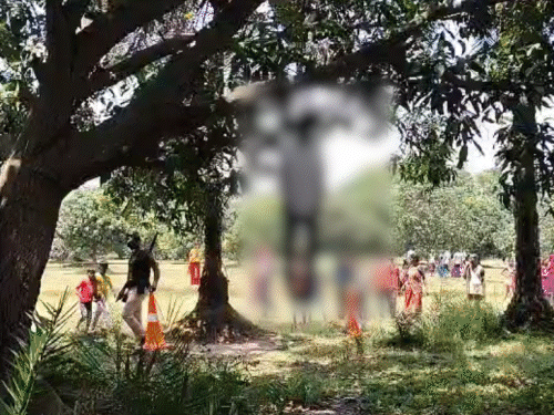 3 साल पहले सहेली से शादी, अब लटकी मिली लाश:मृतका के पिता बोले- बेटी लड़कों के वेश में रहती थी, ‘पत्नी’ के परिजन ने की थी गाली-गलौज