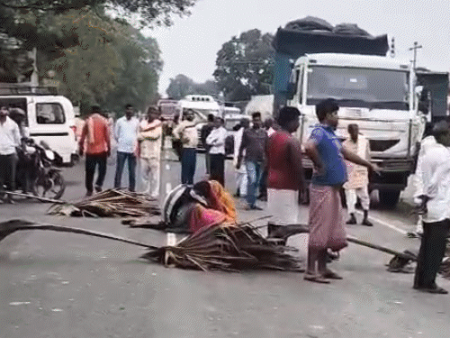 आज अखबार नहीं, बेगूसराय की कल की 5 बड़ी खबरें:देवर की शादी से पहले भाभी की मौत, आधे घंटे तक NH-28 जाम; हेडमास्टर ने डांसर पर लुटाए रुपए
