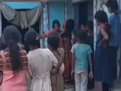 औरंगाबाद में करंट लगने से इकलौते बेटे की मौत:दोस्तों के साथ घर के पास खेल रहा था, एलटी तार पर पैर पड़ते ही लगा झटका