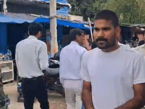 ‘गर्लफ्रेंड ने कॉल करके बुलाया, फिर दोस्तों से पिटवाया’:प्रेमी पर छेड़खानी का आरोप; लड़की बोली- एग्जाम हॉल में घसीटा, हत्या की धमकी दी