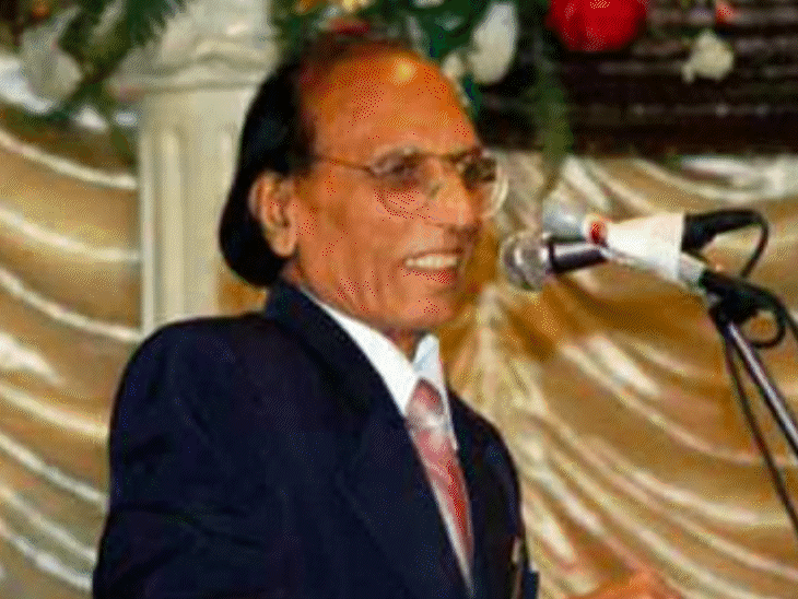 बशीर बद्र ने गजल को आम आदमी की जुबान बनाया:कुमार विश्वास बोले- वे जहां खड़े होते थे, मुशायरा वहीं से बड़ा हो जाता था