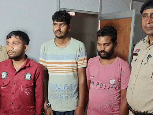 कांग्रेस नेता के बेटे का मर्डर, 3 आरोपी गिरफ्तार:बढ़ते कारोबार की वजह से दी सुपारी, मास्टरमाइंड फरार; पिता को भी मारना चाहते थे