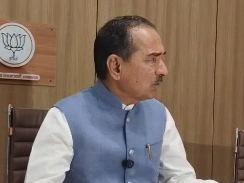 मदन राठौड़ बोले-पैट्रोल-डीजल पर 90पैसा बढ़ाया तो तूफान मच गया:पीएम मोदी के मेलोनी को मेलोडी-टॉफी देने पर कंपनी का शेयर बढ़ गया