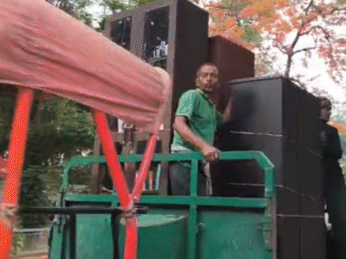 आज नो पेपर डे: पटना की 5 बड़ी खबरें पढ़ें:मजदूर की पीट-पीटकर हत्या, नीतीश कुमार ने नए बंगले की पूजा की; बाढ़ में DJ को लेकर विवाद
