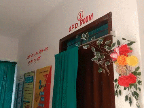 जमुई के नुमर पंचायत में ‘हेल्थ एंड वेलनेस सेंटर’ बदहाल:कागजों में ही सिमटी स्वास्थ्य योजना; प्रसव जांच मेज पर धूल, बेड बिना गद्दे-बेडशीट