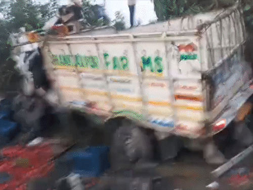 हजारीबाग में रविवार को मौत का कहर:गोरहर में पिकअप पुल के नीचे गिरा, आपस में टकराई चार गाड़ियां, दो मरे, तीन घायल