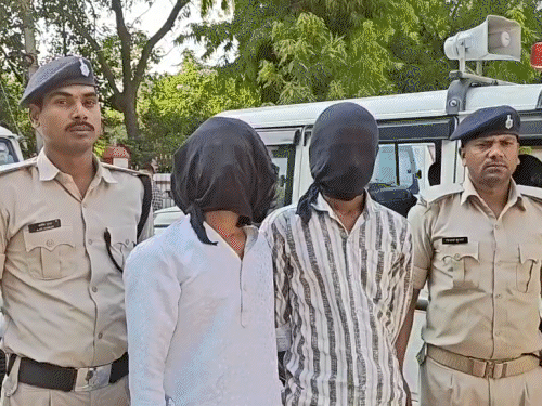 3 अलग जगहों से हथियार के साथ 5 गिरफ्तार:एक की निशानदेही पर नालंदा में मिनी गन फैक्ट्री का खुलासा, खरीद-बिक्री की सूचना पर कार्रवाई