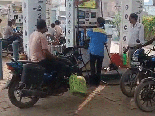 बिहार में पेट्रोल ₹2.61, डीजल ₹2.71 प्रति लीटर महंगा:इस महीने चौथी बार बढ़ीं कीमतें; आज से सुधा के प्रोडेक्ट्स भी महंगे हुए