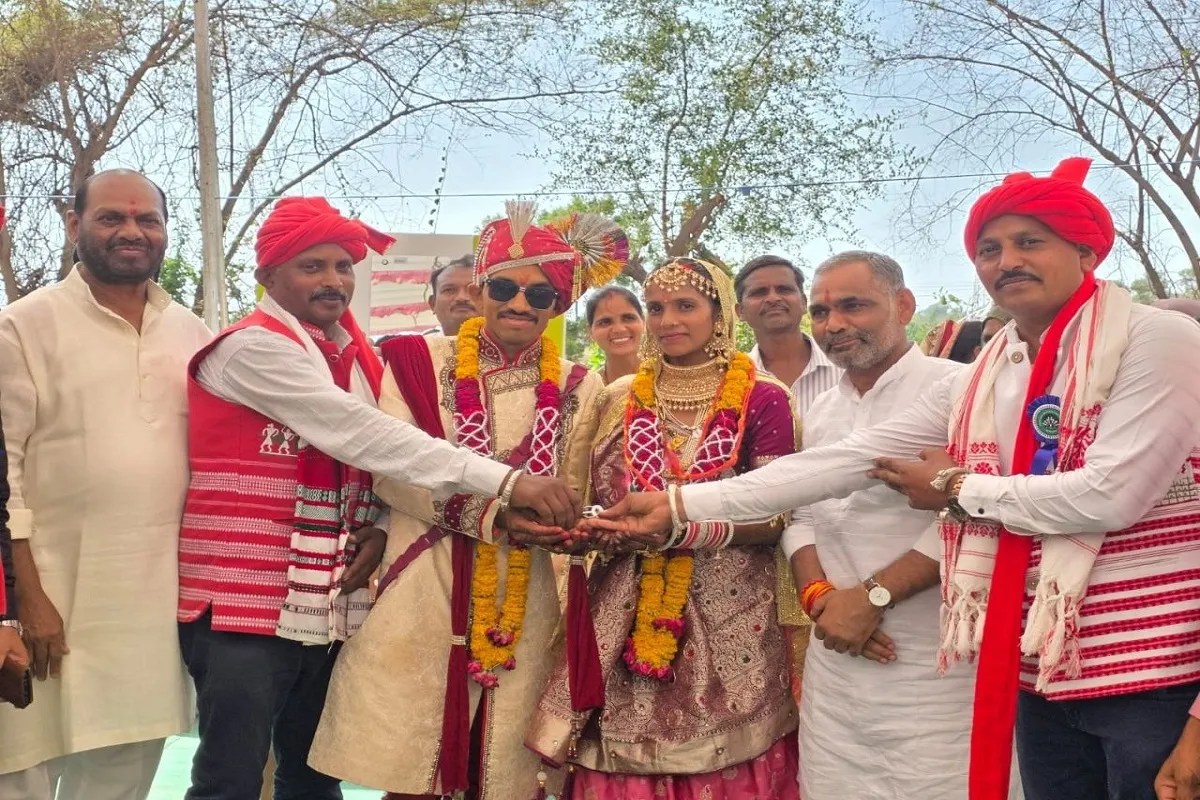 सिर्फ 1 रुपए में सामूहिक विवाह, 6 युगल बने हमराही