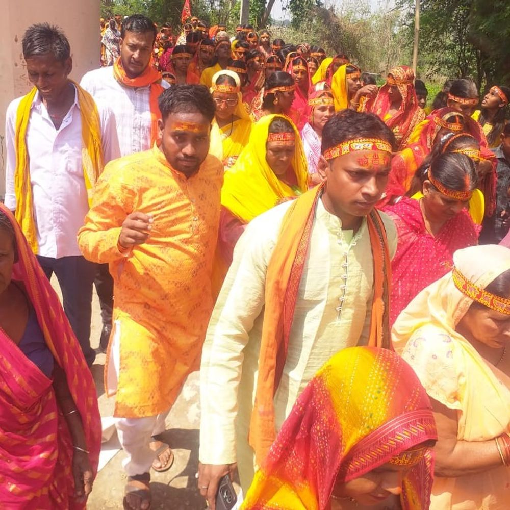 उतरेन में शतचंडी महायज्ञ शुरू:1100 कलशों के साथ श्रद्धालुओं ने निकाली शोभायात्रा