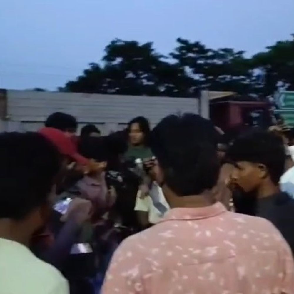 किशनगंज में 2 बाइकों की टक्कर, एक की मौत:एक महीने पहले हुआ था निकाह, गेहूं पिसवाने जा रहा था, दूसरा घायल
