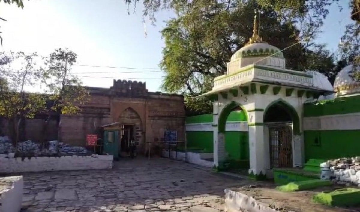 Dhar Bhojshala: मंदिर या मस्जिद? अब Supreme Court करेगा फैसला, HC के आदेश को चुनौती