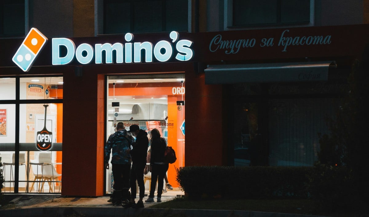 Jubilant Foodworks के नतीजों से बाजार निराश, Brokerage Firms ने घटाई रेटिंग, शेयर 8% लुढ़का