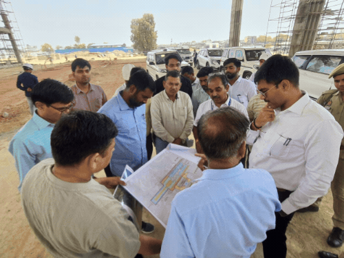 आगरा को 30 नवंबर तक मिलेगी सिविल एयरपोर्ट की सौगात:डीएम ने किया सिविल टर्मिनल का निरीक्षण, बाहरी क्षेत्र का भी होगा विकास