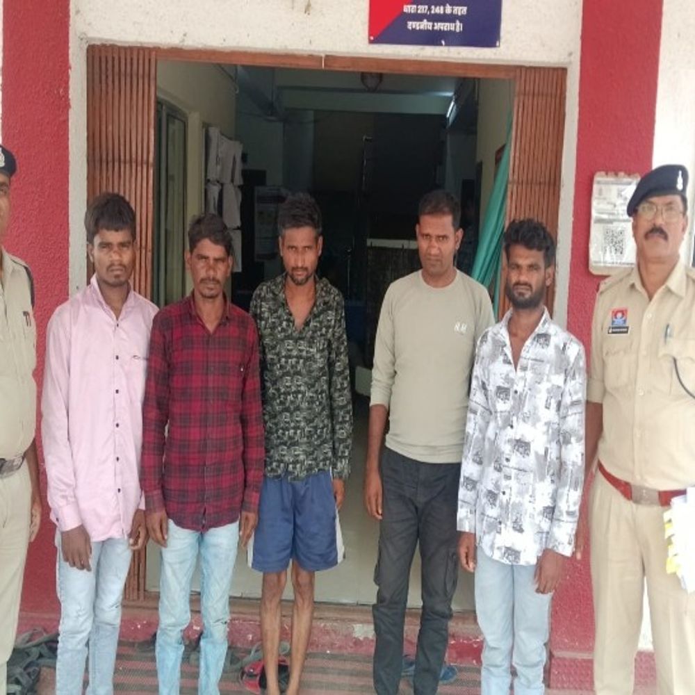 बारात में मारपीट के 5 फरार आरोपी गिरफ्तार:मुलमुला पुलिस की कार्रवाई, बाजा बजाने पर हुआ था विवाद, कुल 9 आरोपी गिरफ्तार