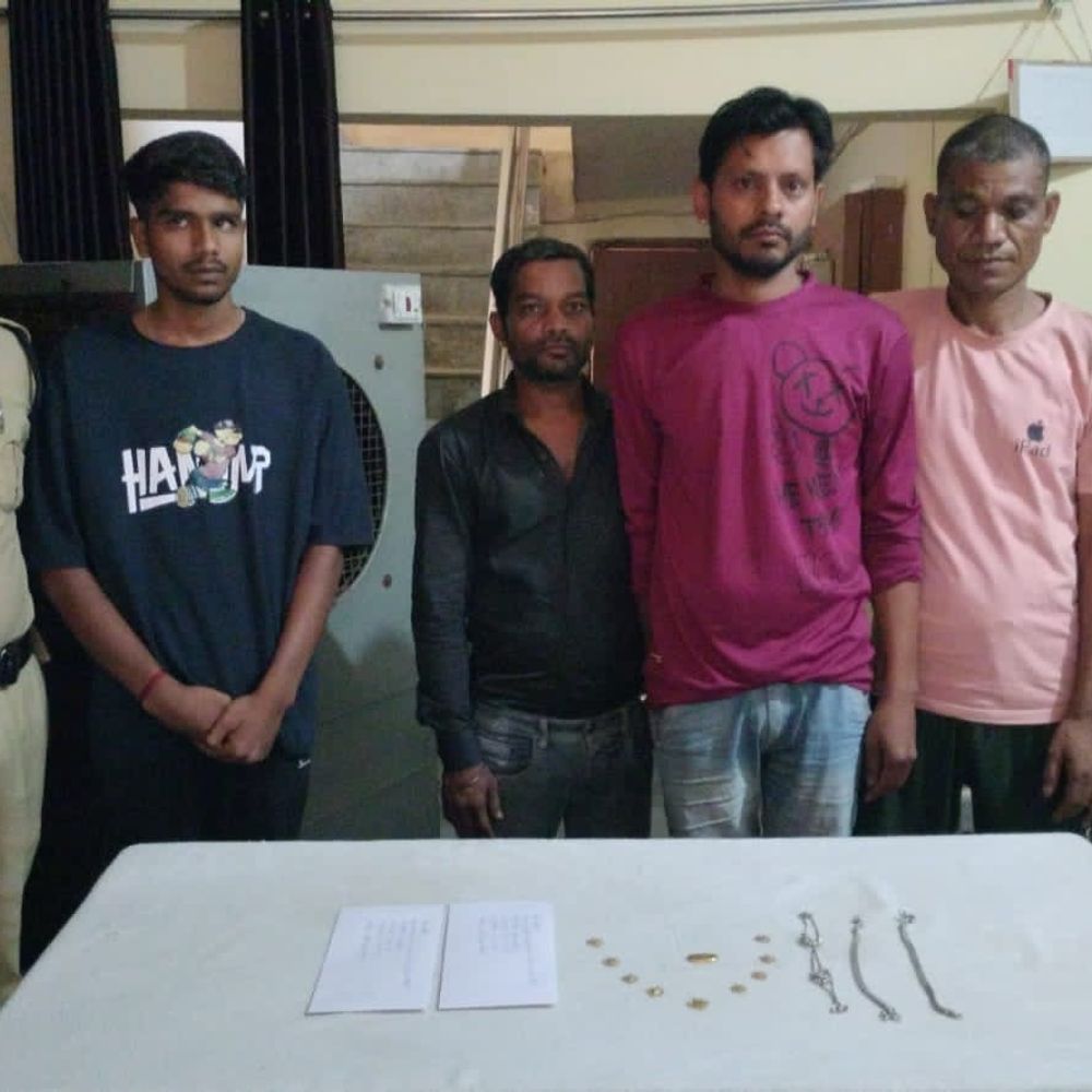 अधिवक्ता के घर चोरी का खुलासा, 6 आरोपी गिरफ्तार:8 लाख के सोने-चांदी, नगदी समेत व्यापारी से माल बरामद