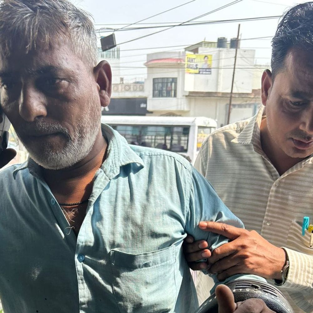 बागपत में बाइक और रिक्शा भिड़ंत में 3 लोग घायल:दंपति और 12 साल का बच्चा अस्पताल में भर्ती, पुलिस जांच में जुटी