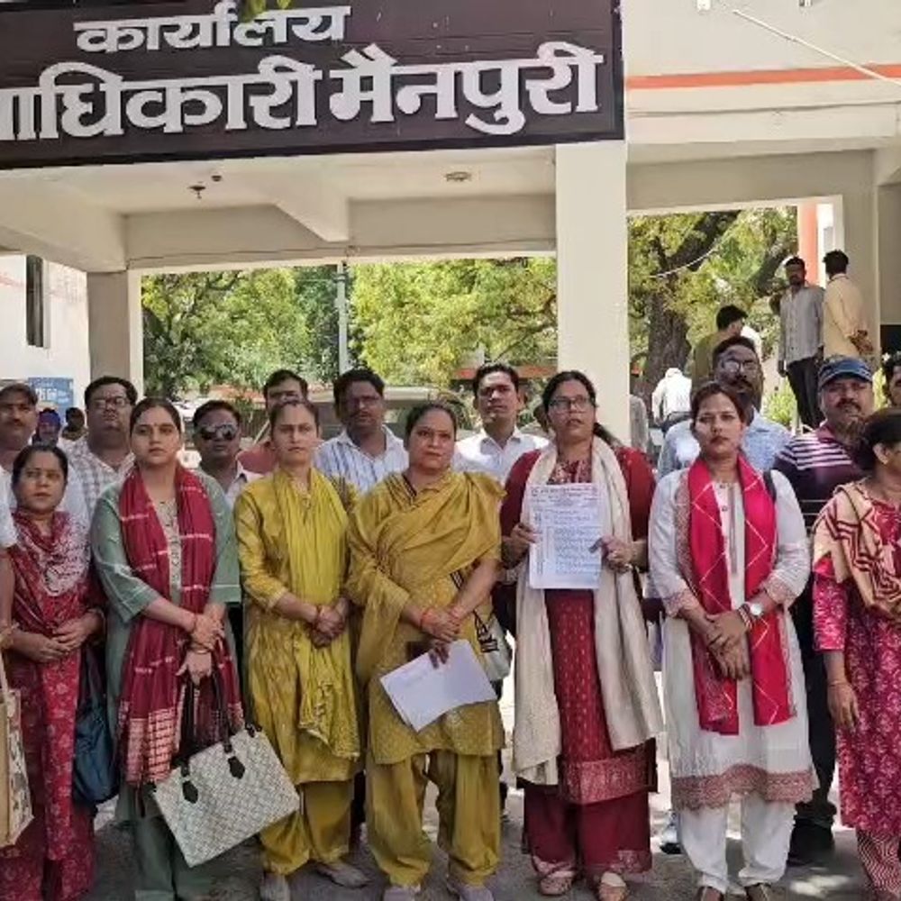 मैनपुरी में जनगणना ड्यूटी बनी शिक्षकों के लिए मुसीबत:70 किमी दूर लगी ड्यूटी, गर्मी में परेशान टीचर पहुंचे डीएम कार्यालय