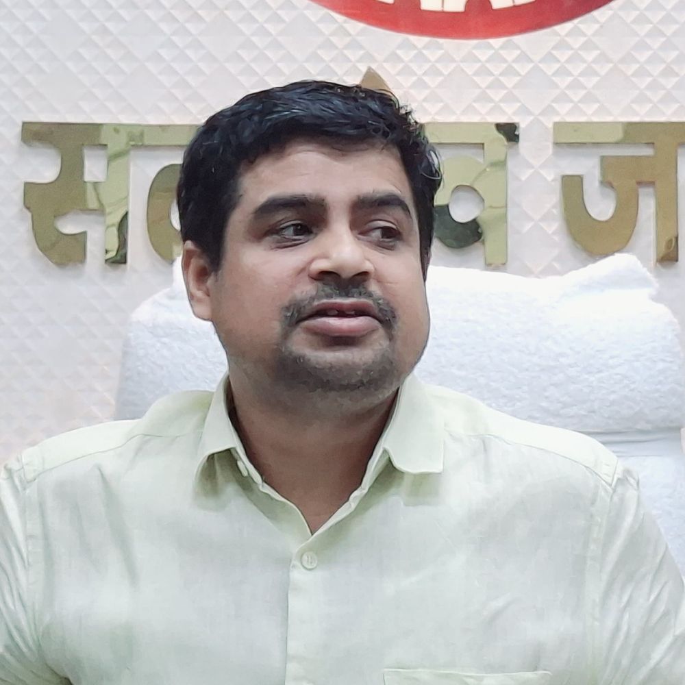 सुपौल में जिला वित्त प्रबंधक की सेवा समाप्त:बिना मंजूरी 899 मनरेगा योजनाएं मार्क करने पर DM सावन कुमार का एक्शन