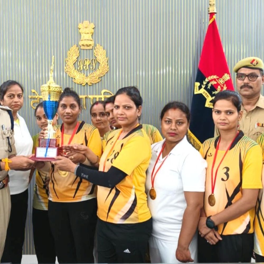 देवरिया पुलिस ने गोरखपुर जोन खेल प्रतियोगिता में किया शानदार:फुटबॉल और वुशू टीमों ने जीता चैंपियनशिप का खिताब