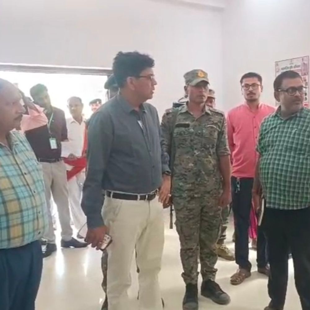 7.28 करोड़ का नया सामुदायिक स्वास्थ्य केंद्र शुरू:लखीसराय में DM ने किया इंस्पेक्शन, सफाई पर जताई नाराजगी