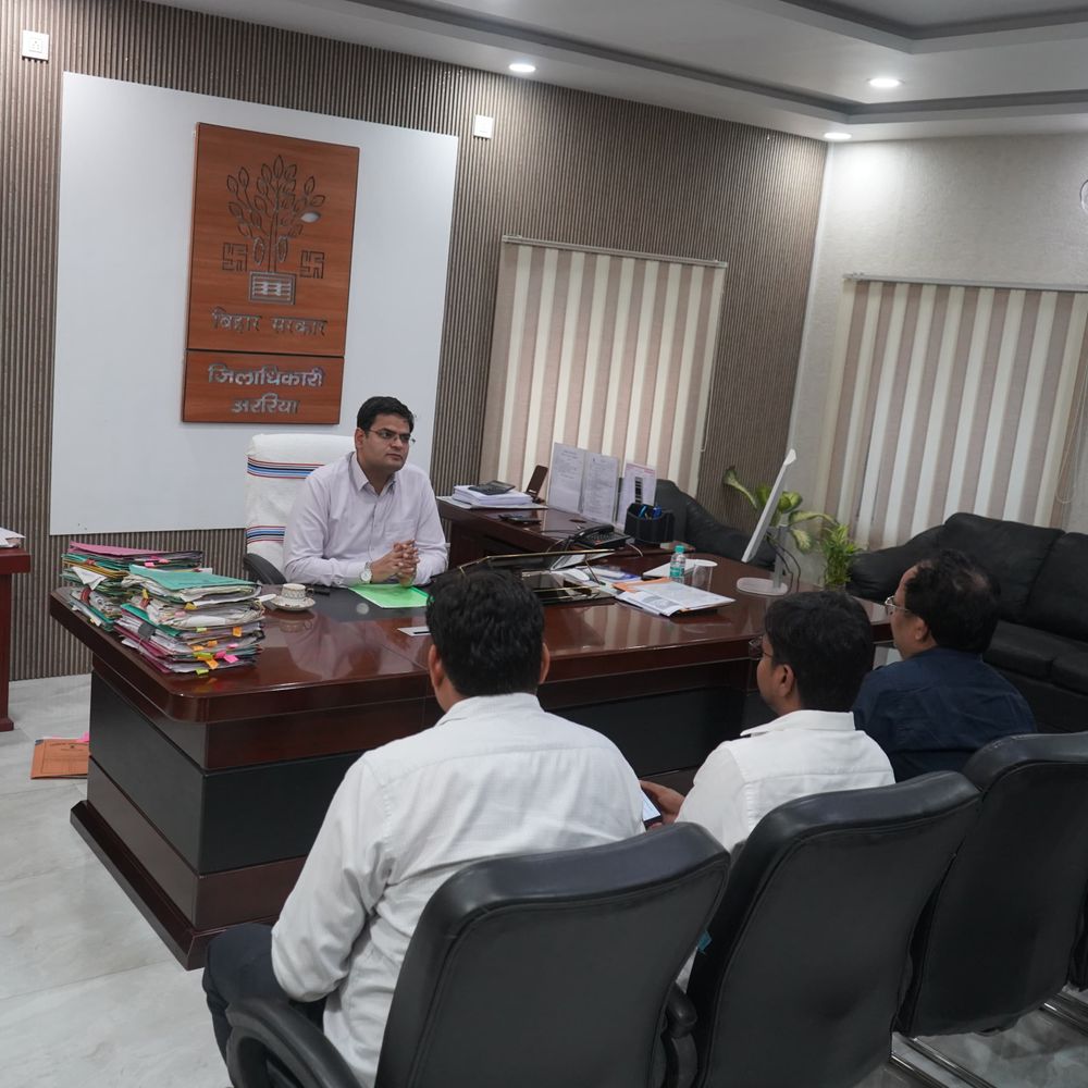 अररिया में एलपीजी आपूर्ति की समीक्षा:DM ने गैस एजेंसियों को पर्याप्त सिलेंडर देने का दिया आदेश, एरिया मैनेजर्स के लिए दिशा-निर्देश जारी
