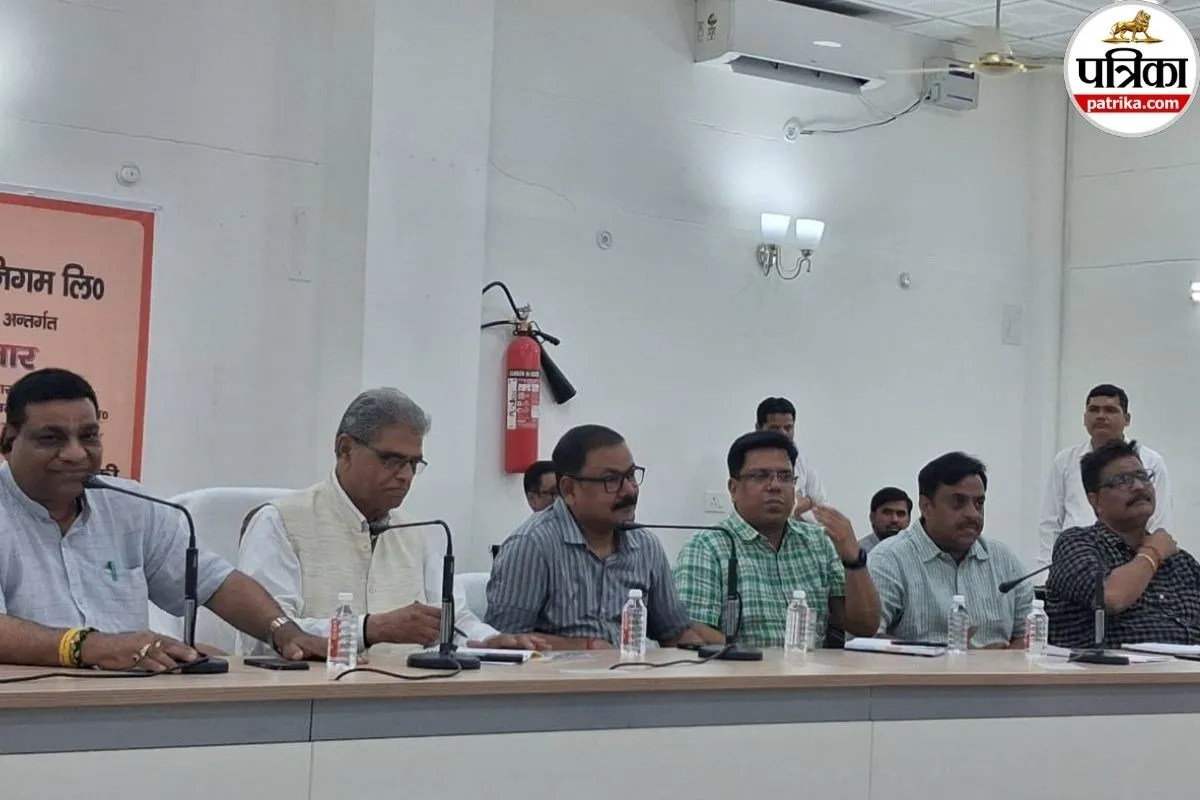 बिजली कटौती से खौल उठा सत्ता का पारा, मंत्री-विधायक ने चीफ इंजीनियर को जमकर लताड़ा, बोले- तुम सरकार विरोधी हो