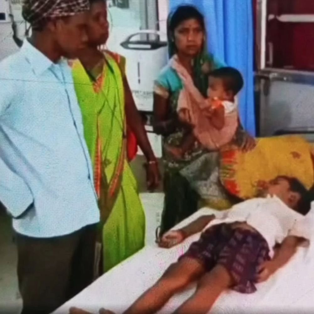 गुमला में सांप काटने से छात्र की मौत:जमीन पर सो रहा था, झाड़-फूंक के चक्कर में इलाज में हुई देरी