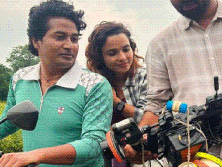 कान्स फिल्म फेस्टिवल में छाई ‘RJ बस्तर’:’स्पेशल स्क्रीनिंग’ में दिखी मुश्किलों से लड़ती आदिवासी युवती के सपनों की कहानी, चंदन रॉय लीड रोल में
