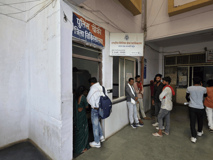 छतरपुर में तीन साल की मासूम टैंक में गिरी, मौत:जर्जर टैंक का ढक्कन टूटने से हादसा; बेटी को बचाने कूदी मां भी डूबने लगी, पति ने बचाया