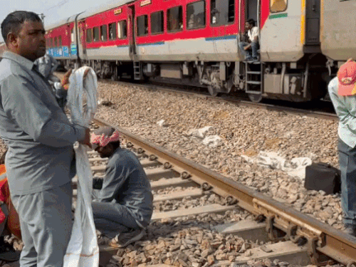 साढ़े 10 से 6 बजे तक कोई ट्रेन नहीं चलेगी:रविवार को 21 हजार अभ्यर्थियों को प्रयोगशाला सहायक का एग्जाम देने अलवर आना है