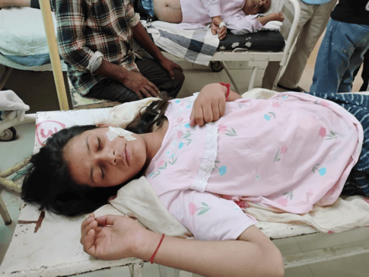 भागवत कथा बैनर विवाद में चली गोलियां, दो घायल:4 बीघा जमीन को लेकर शिवपुरी में एक ही परिवार के दो पक्षों में पत्थरबाजी भी हुई