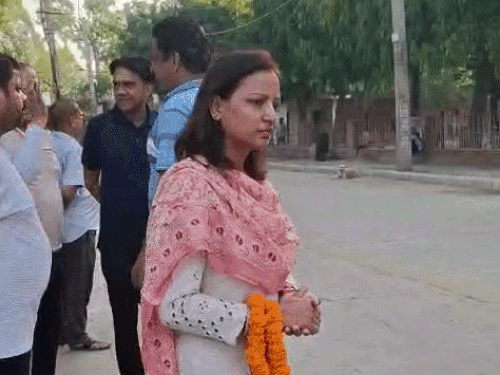 शपथ से पहले एक्शन में चेयरपर्सन विनिता पीपल:सुबह 1.5KM स्वीपिंग मशीन के साथ घूमीं, 6 साल में पहली बार बाजार में चली