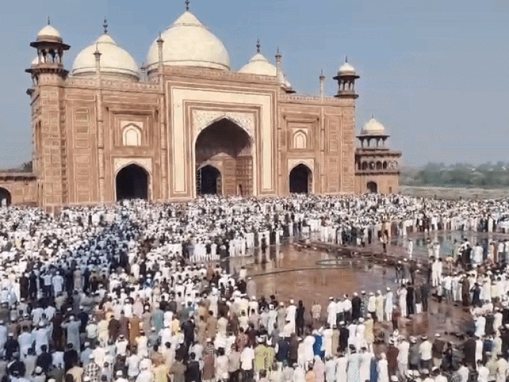 बकरीद पर ताजमहल में नमाजियों के लिए रहेंगे विशेष इंतजाम:भीषण गर्मी में पानी और कूलर-पंखे की रहेगी व्यवस्था, सुबह 8:30 बजे अदा होगी नमाज