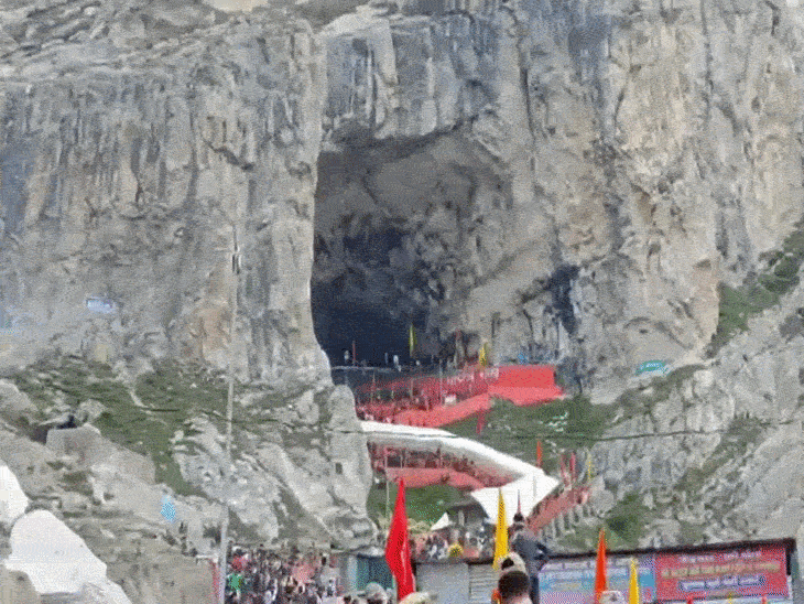 अमरनाथ यात्रा के लिए 3.6 लाख से ज्यादा रजिस्ट्रेशन:3 जुलाई से शुरू होगी 57 दिन की यात्रा; रास्तों पर अब भी 12 फीट तक बर्फ