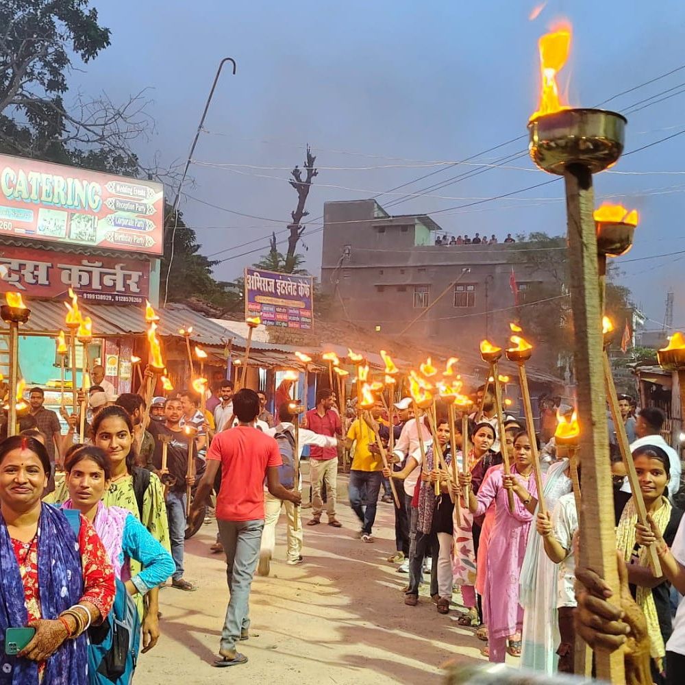 सहरसा में NSUI ने निकाला मशाल जुलूस:BPSC TRE-4 नोटिफिकेशन, छात्र नेताओं की रिहाई की मांग