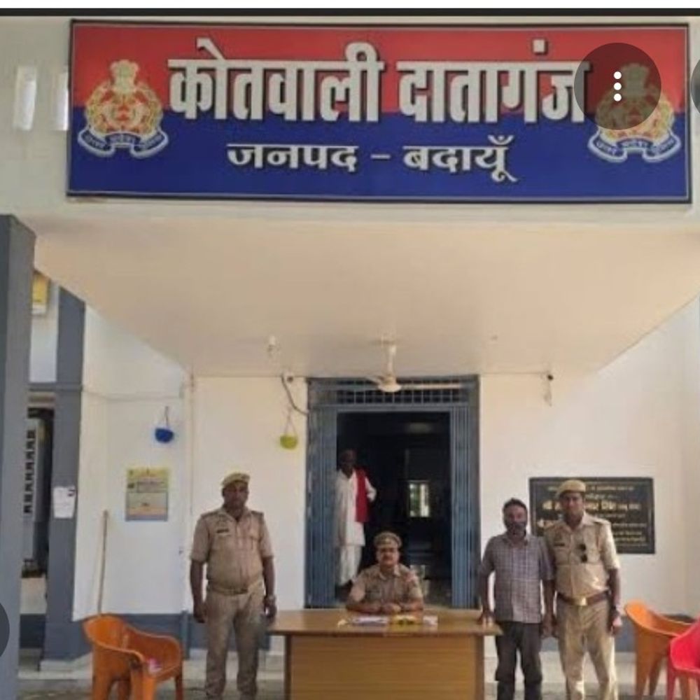 बदायूं में बाइक सवार से 2 लाख रुपए लूटे:असलहों के बल पर वारदात, पुलिस मामला संदिग्ध बता रही