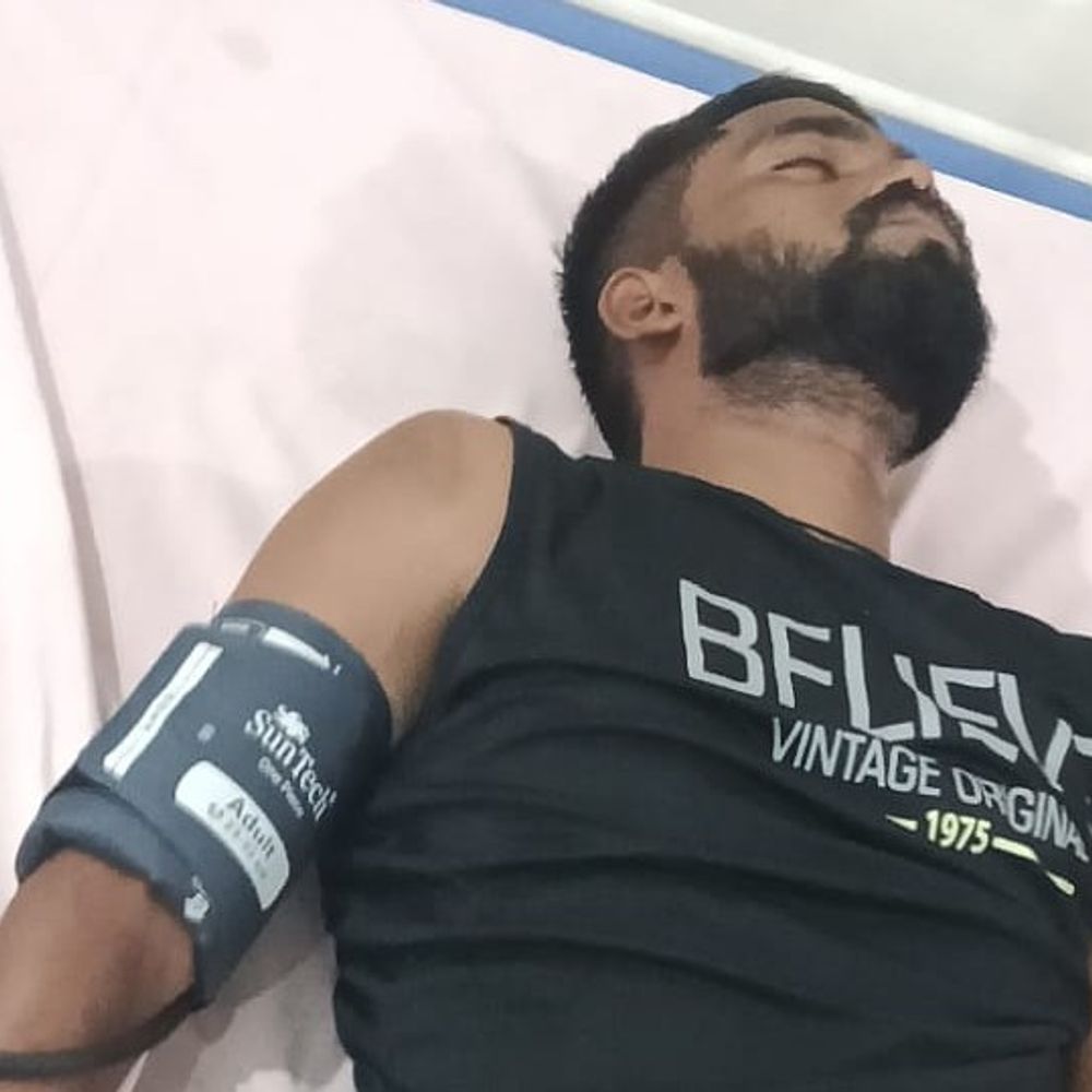 पीलीभीत में युवक ने सुसाइड का प्रयास किया:घरेलू कलह से परेशान था, परिजनों ने बचाया; हालत गंभीर