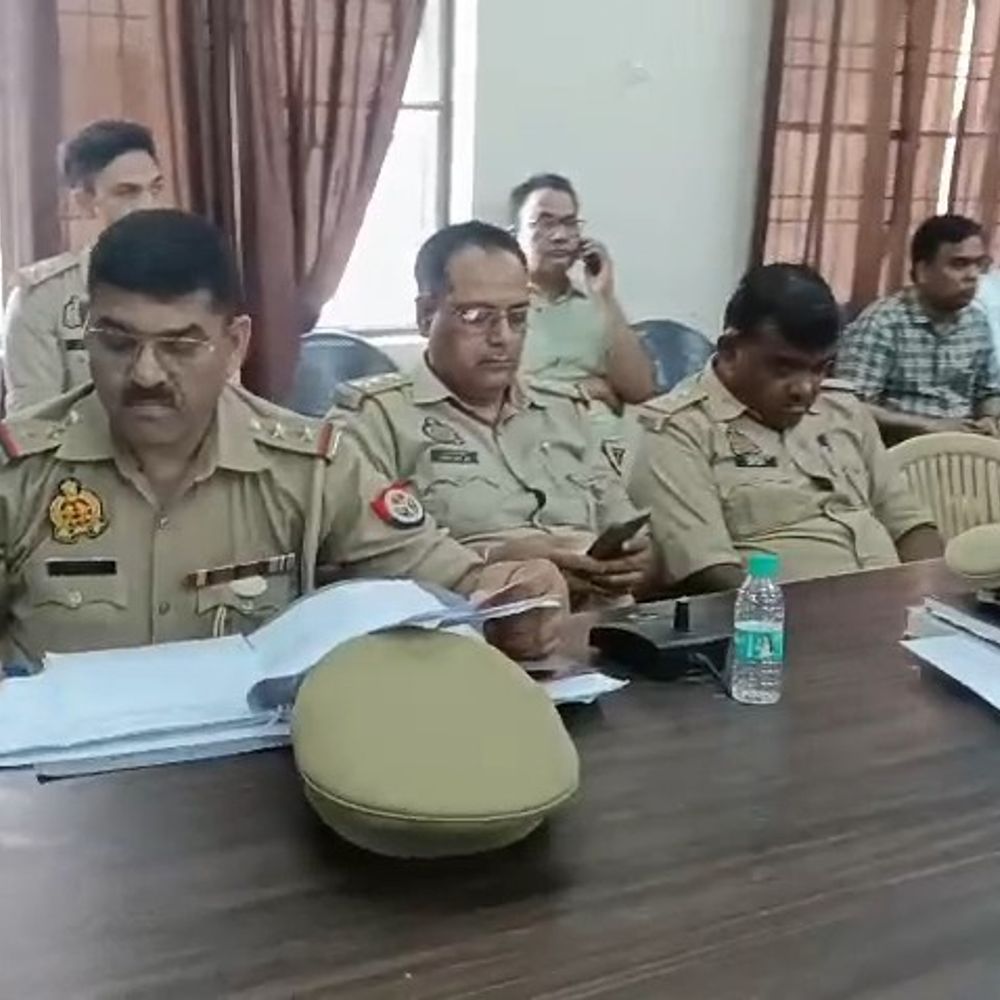 मथुरा में समाधान दिवस पर 56 शिकायतें दर्ज:7 का मौके पर निस्तारण, भूमि विवाद और राजस्व के ज्यादा केस