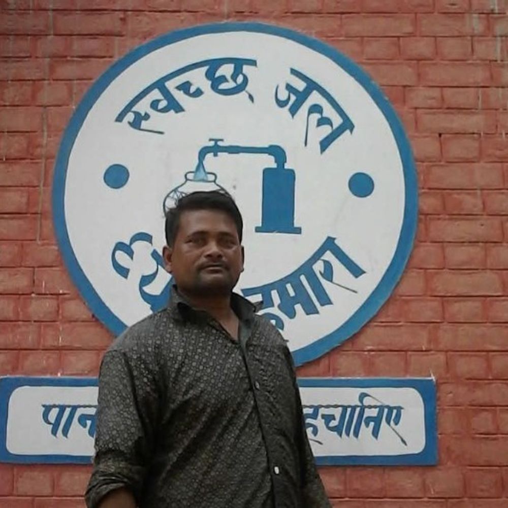 तेज आंधी में टहनी गिरने से स्कूटी सवार की मौत:टोहाना में ड्यूटी से लौटते समय हुआ हादसा; ट्यूबवेल ऑपरेटर था
